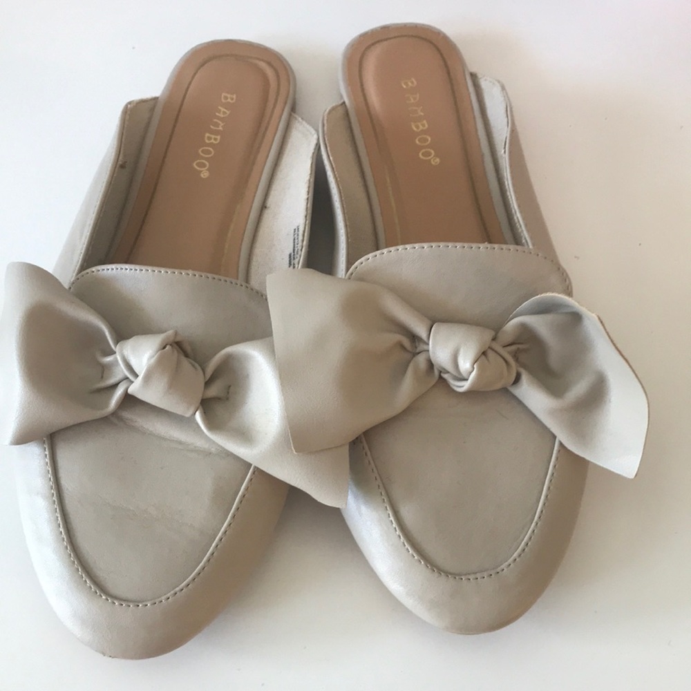 EUC Bamboo Jackpot Bow Slides Mules